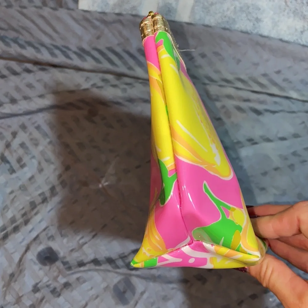 Lilly Pulitzer For Estee Lauder Lemon makeup bag
